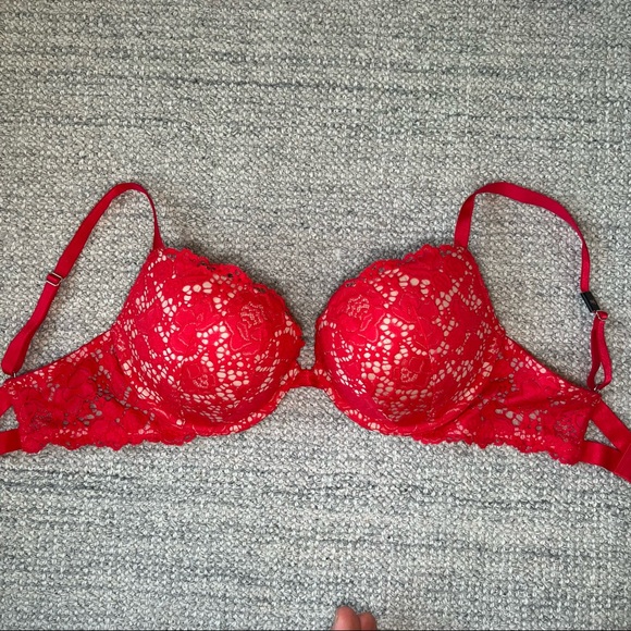 Victoria’s Secret push up bra - Picture 8 of 9